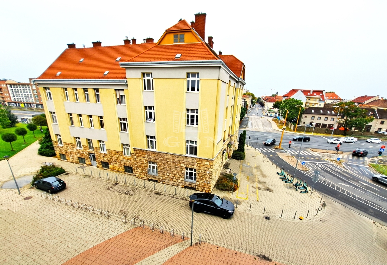 Eladó Győr Lakás (téglaépítésű)