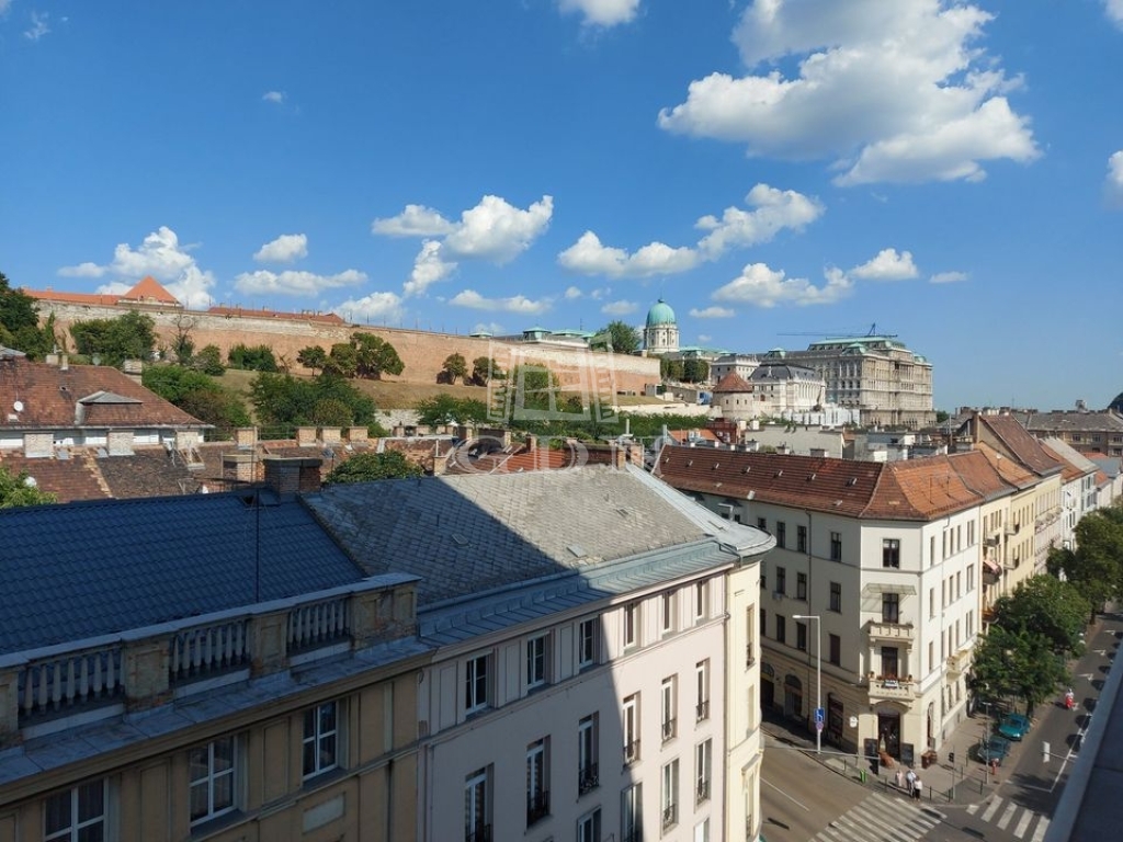 Продается Budapest I. kerület Квартира (балочной системы)