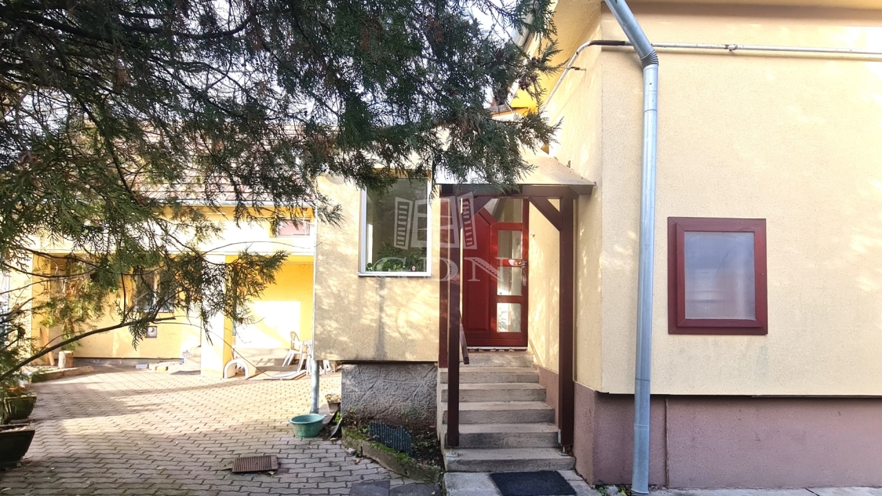 Vânzare Veszprém Casa Familiala