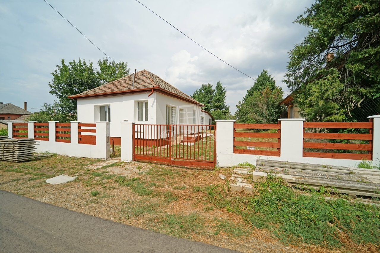 For sale Dány Family House